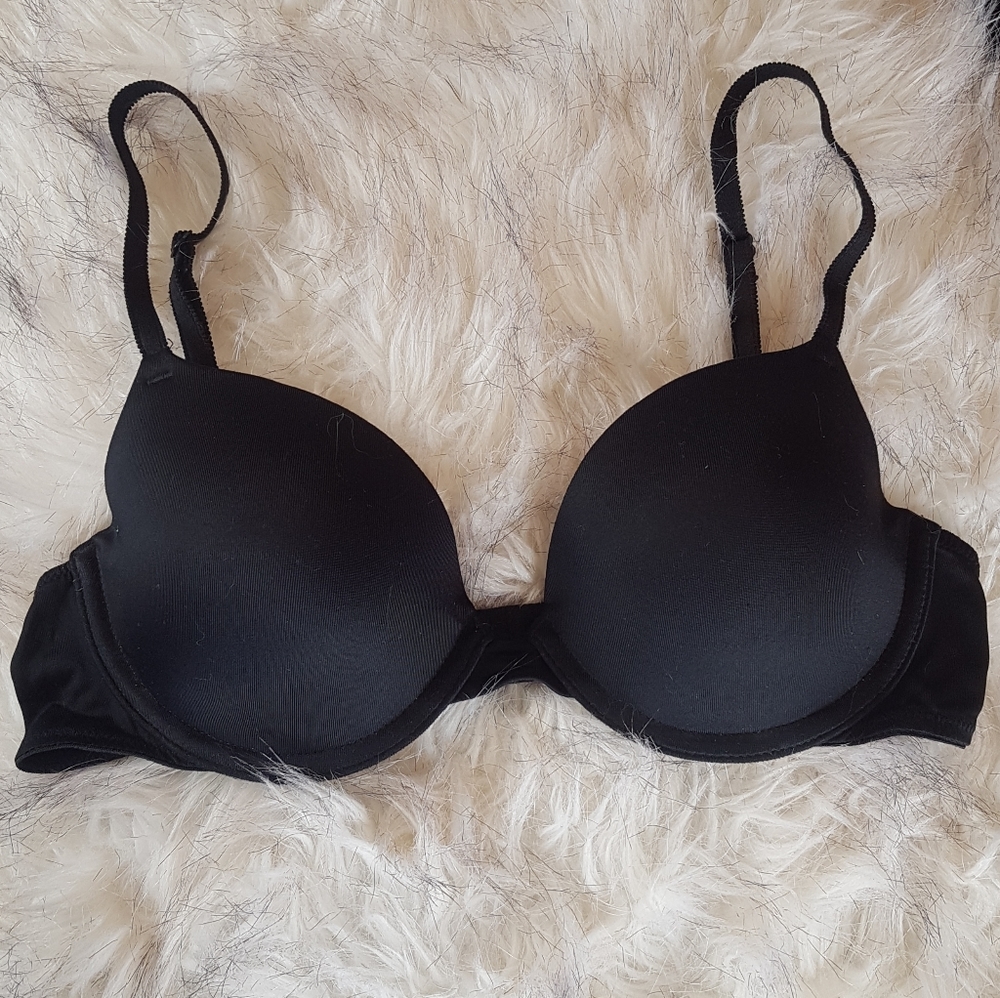 VS PINK black bra